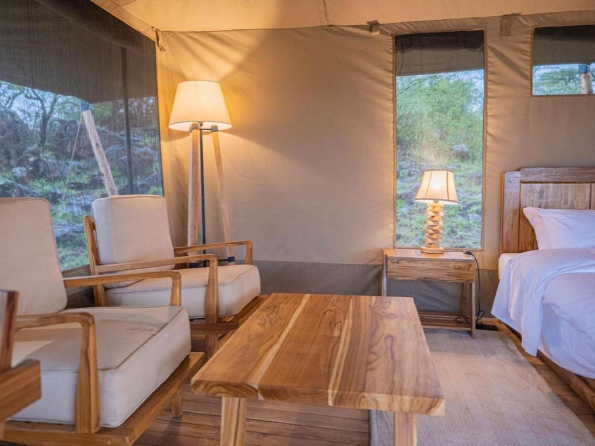 Serengeti Kifaru Tented Lodge Mugumu Exterior photo