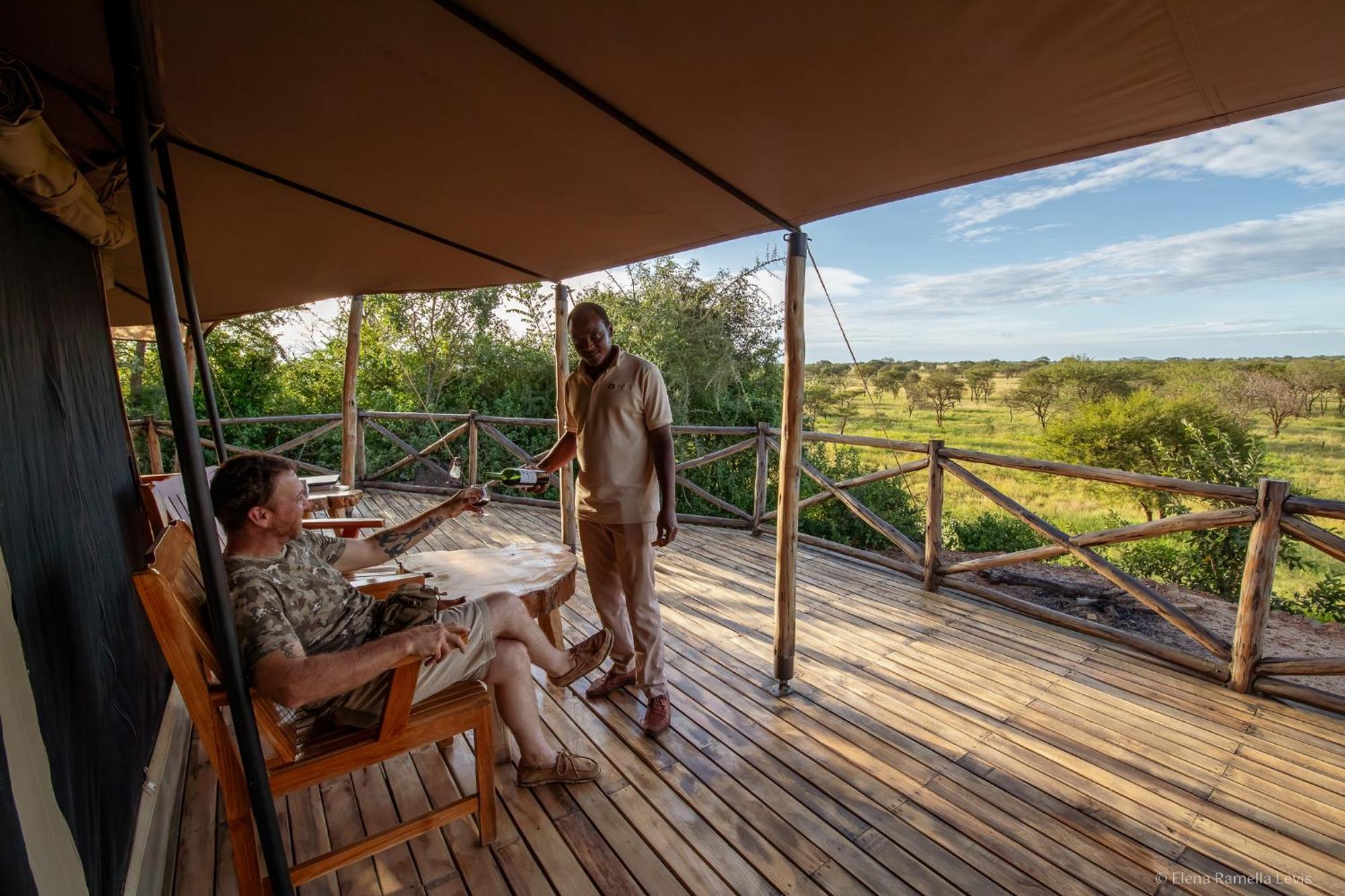 Serengeti Kifaru Tented Lodge Mugumu Exterior photo