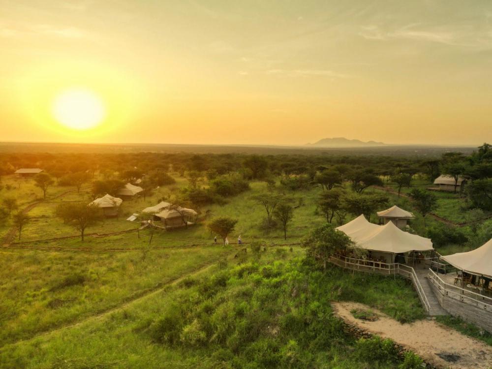 Serengeti Kifaru Tented Lodge Mugumu Exterior photo